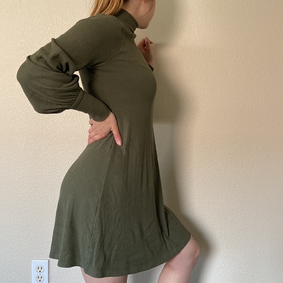 Express Mock Neck Dress - Picture 4 of 5